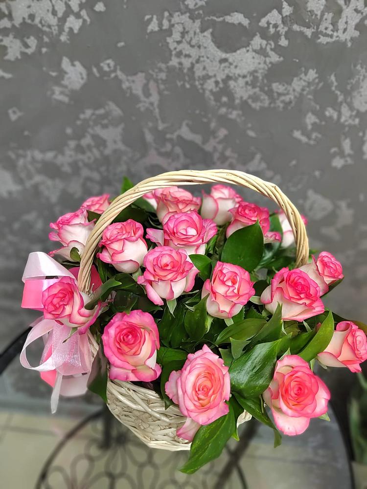 Цветочная композиция из Розы в корзине в Птичьем