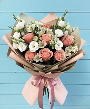 Букет цветов из:  Розы, Альстромерии и Лизиантусы #REPLACE_PRED# Птичьем