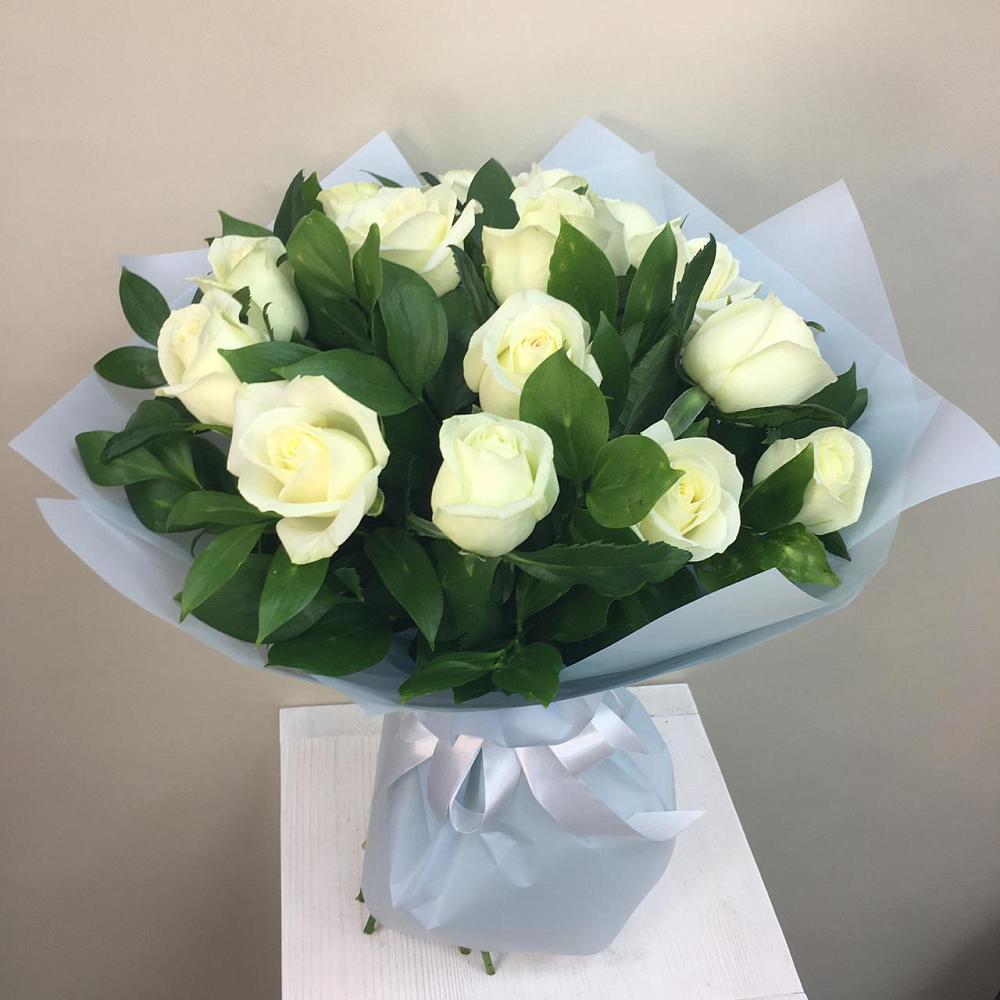 Букет 15 Белых роз Проуд в Птичьем