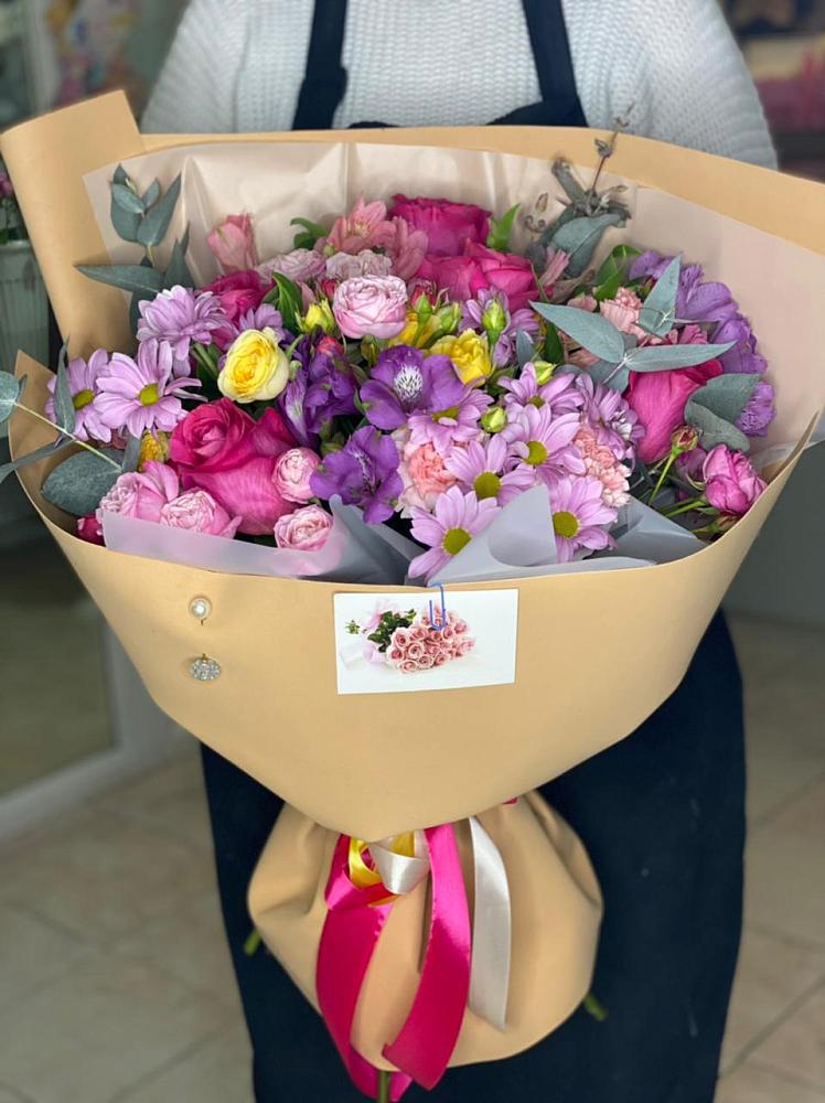 Букет цветов из: Хризантемы, Гвоздики и Альстромерии в Птичьем