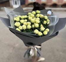 Букет Белые кустовые розы Солинеро в Птичьем