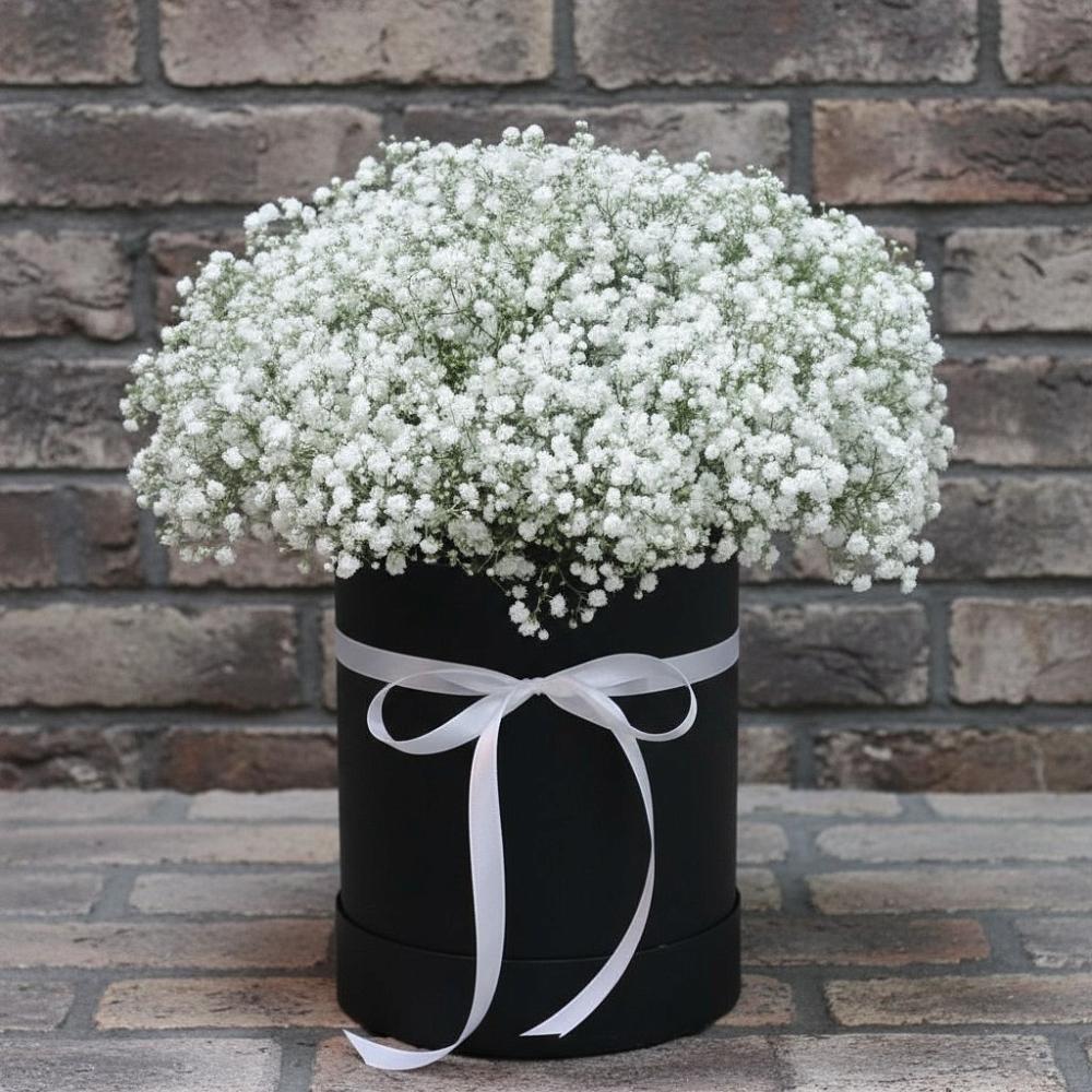 Цветочная композиция из Гипсофила в шляпной коробке в Птичьем