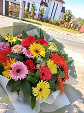 Букет цветов из:  Герберы #REPLACE_PRED# Птичьем