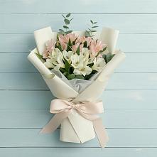 Букет цветов из:  Альстромерии в Птичьем