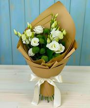 Букет цветов из:  Хризантемы и Лизиантусы в Птичьем