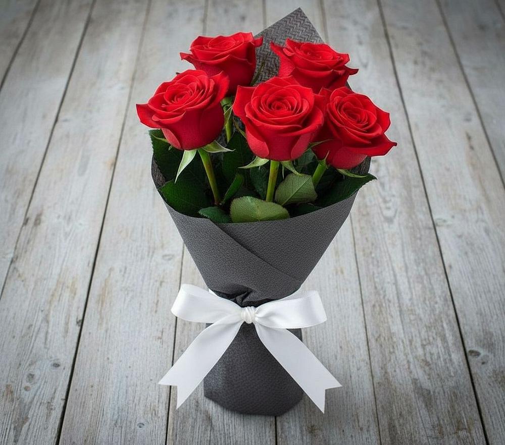 Букет 5 Красных роз Эдлесс Лав в Птичьем