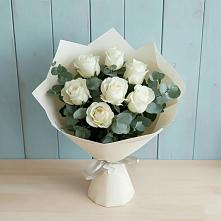 Букет Белые розы в Эвкалипте в Птичьем