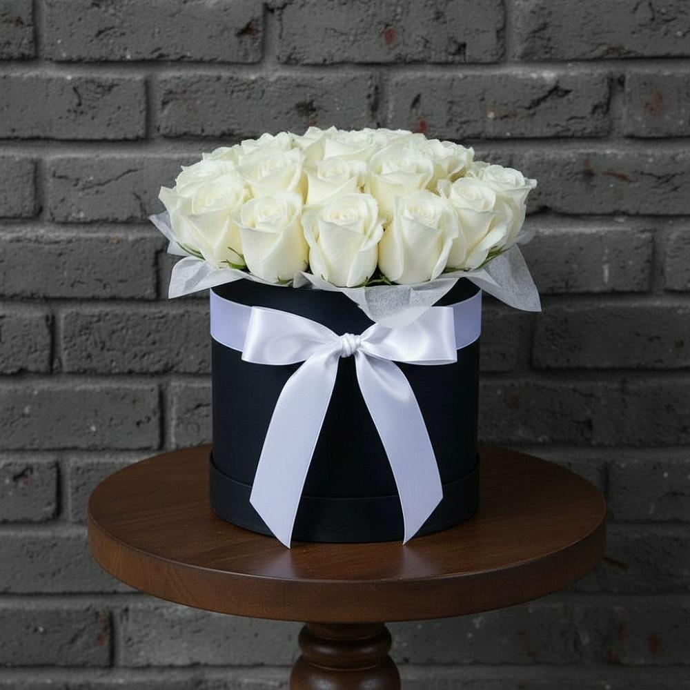 Цветочная композиция из Розы в шляпной коробке в Птичьем