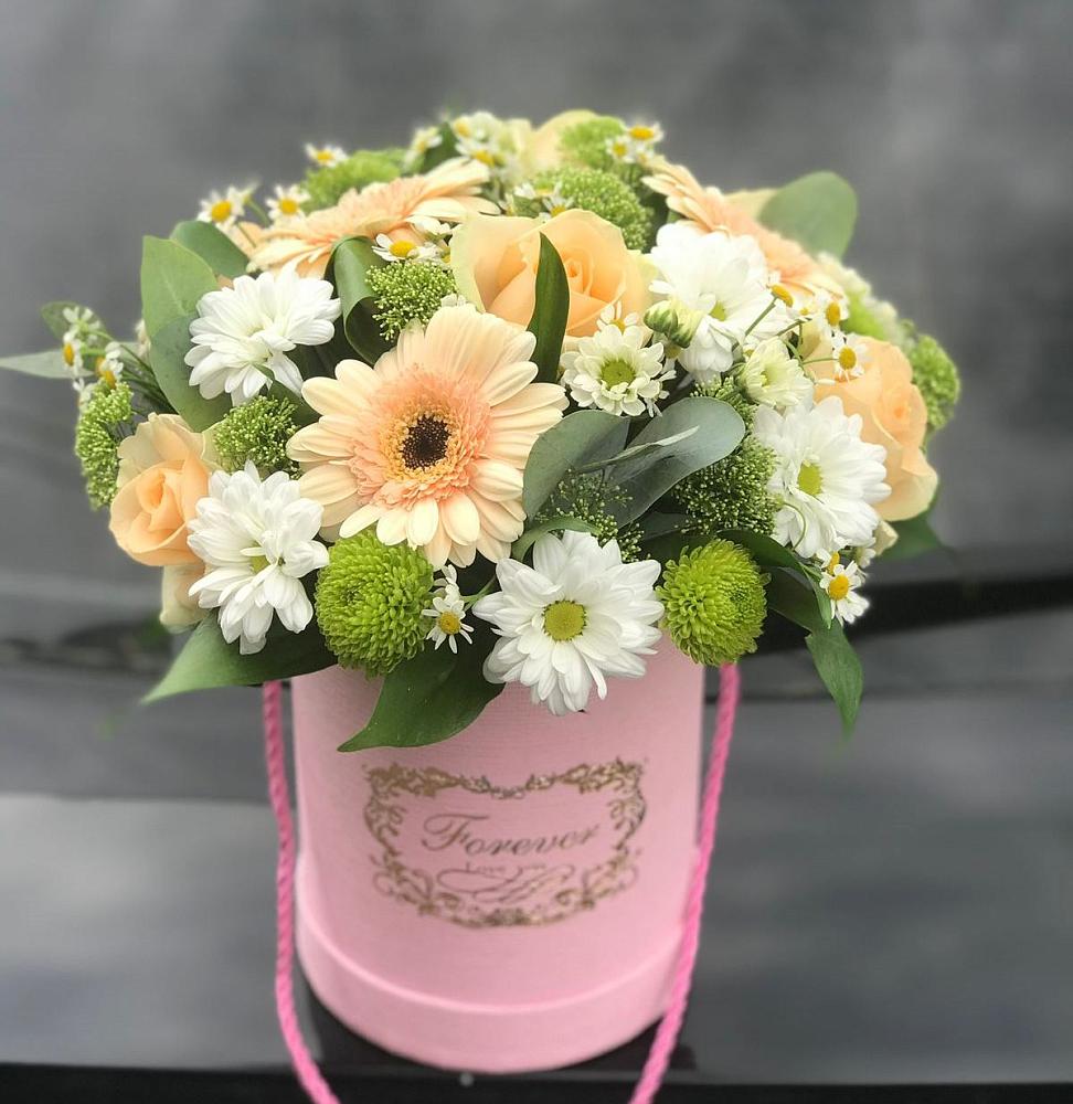 Цветочная композиция из Розы, Герберы и Хризантемы в шляпной коробке в Птичьем