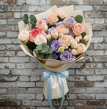 Букет цветов из:  Розы, Лизиантусы и Гвоздики в Птичьем