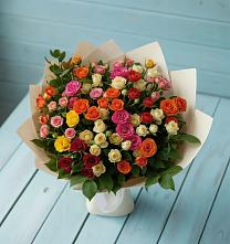 Букет Микс из разноцветных кустовых роз в Птичьем