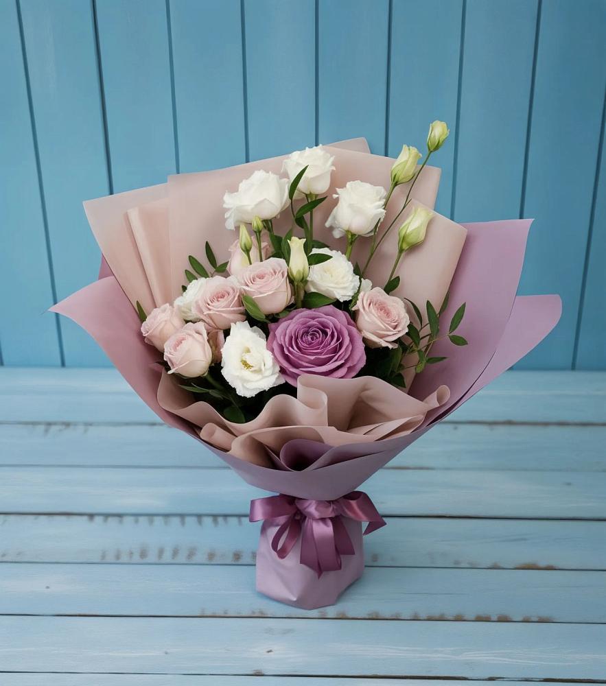 Букет цветов из: Розы и Лизиантусы в Птичьем